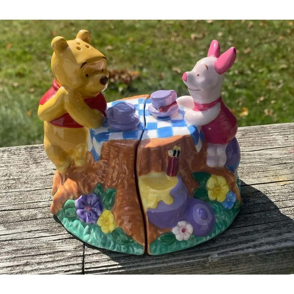 Disney Winnie the Pooh Piglet Salt Pepper Shakers Picnic Table Set Ceramic